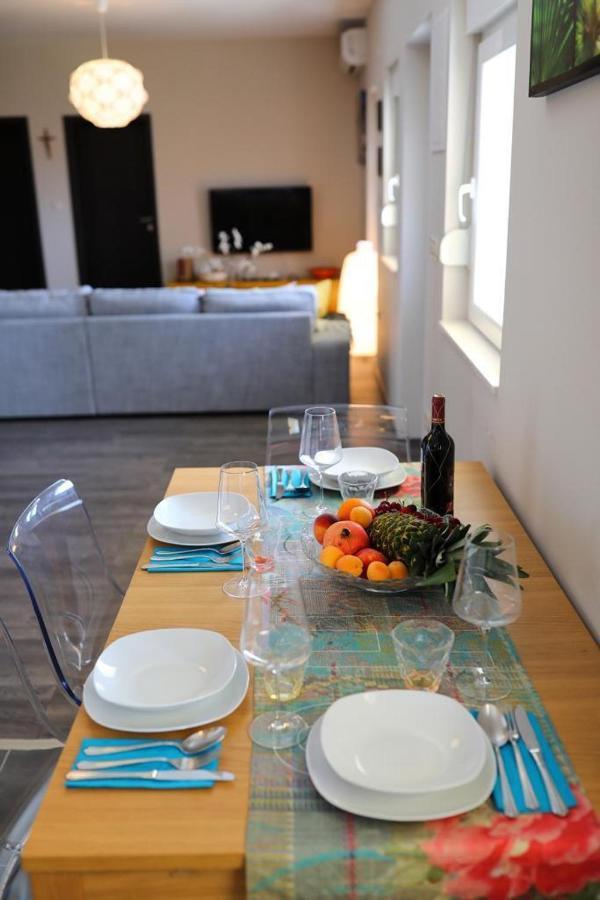 Luxury Apartment Rougemarin Pakostane Exterior photo